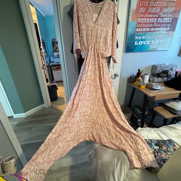 Manaola Kinolau Blush Floral playsuit - Picture 2 of 5